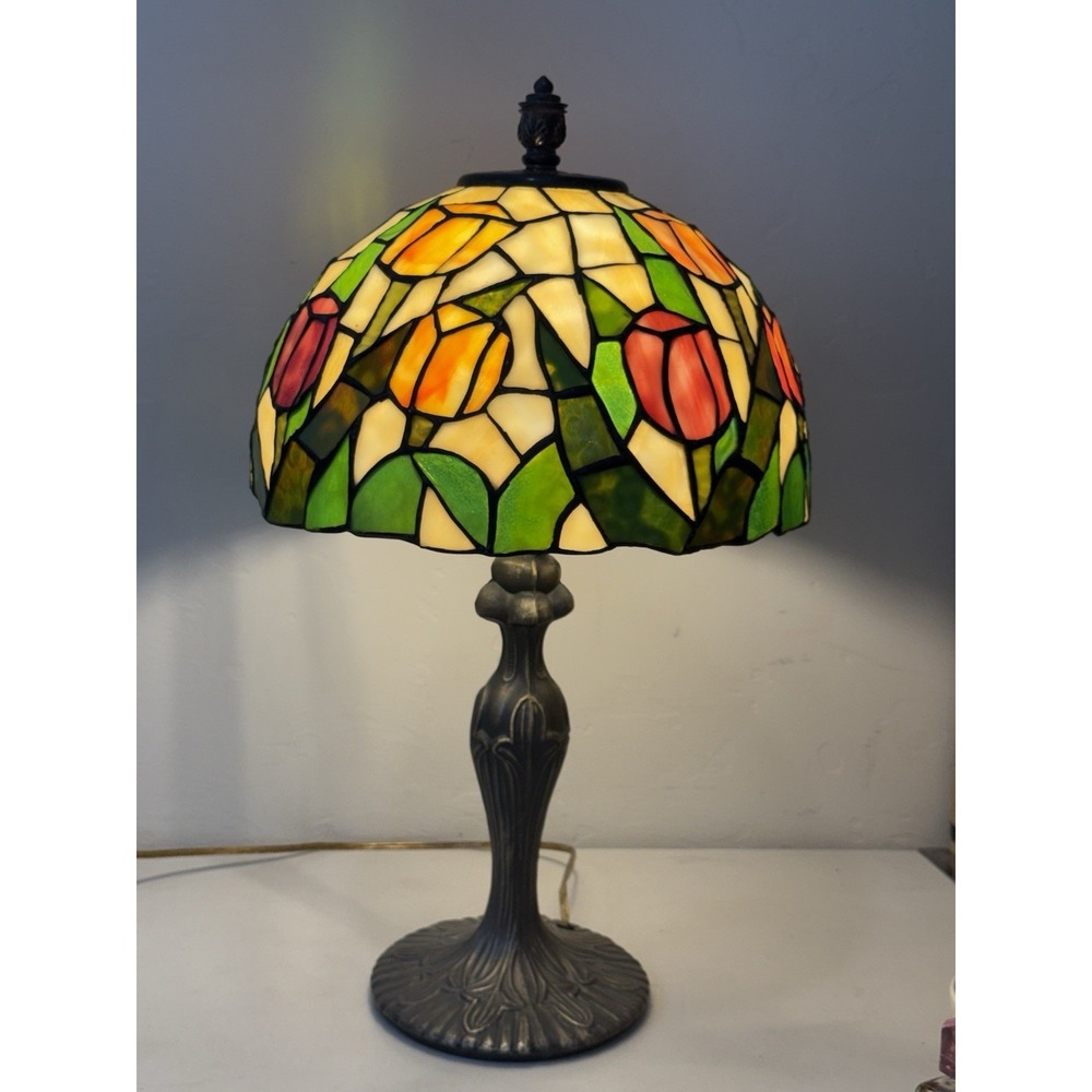 Vintage Tiffany Style Stained Glass Tulip Table Lamp Antique Bronze Base 22" H